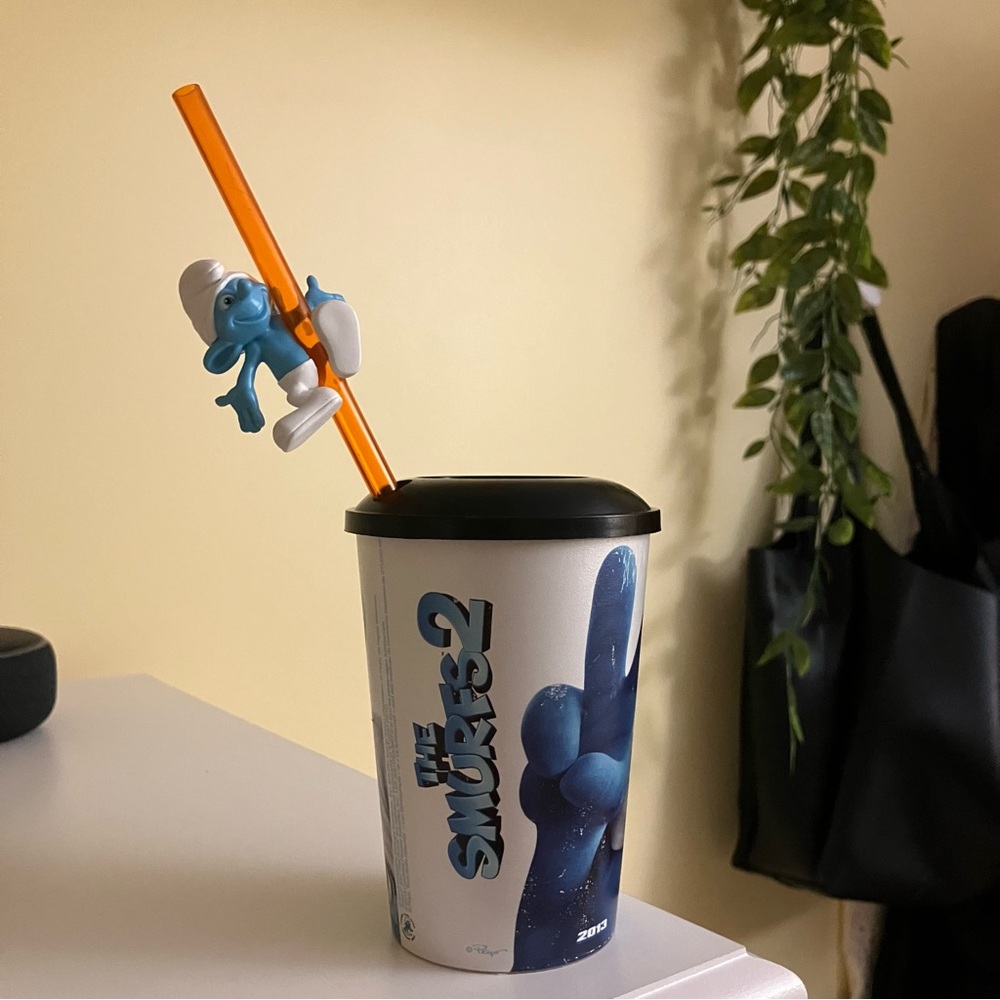 The SMURFS 2 theatre cup (kid size)